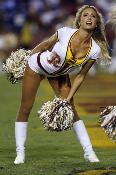 Cheerleader dei Washington Redskins di football (Reuters) 